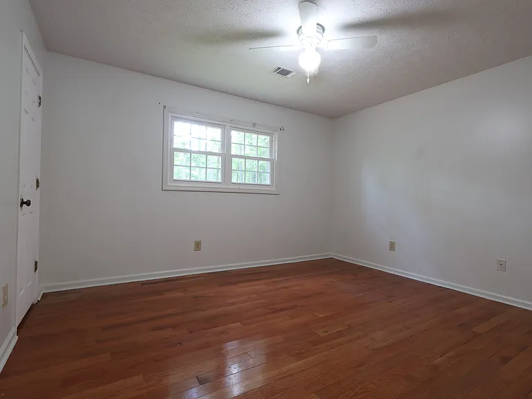 1325 Castle Royale Ct — Photo 16