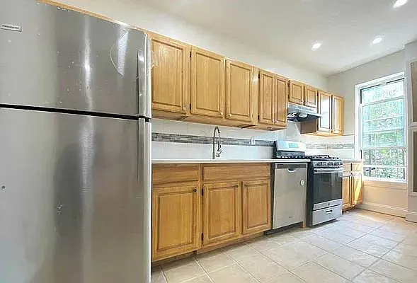 Rented by Brooklyn Property Group LLC | media 20