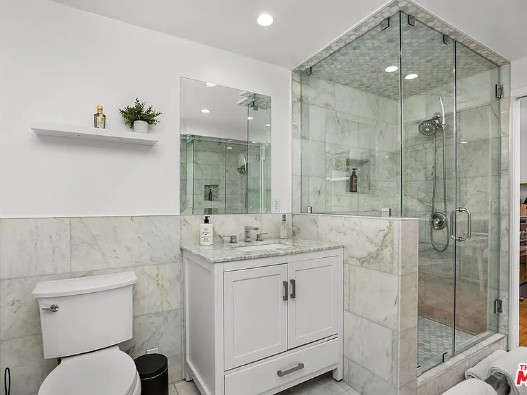 4734 Los Feliz Blvd — Photo 33