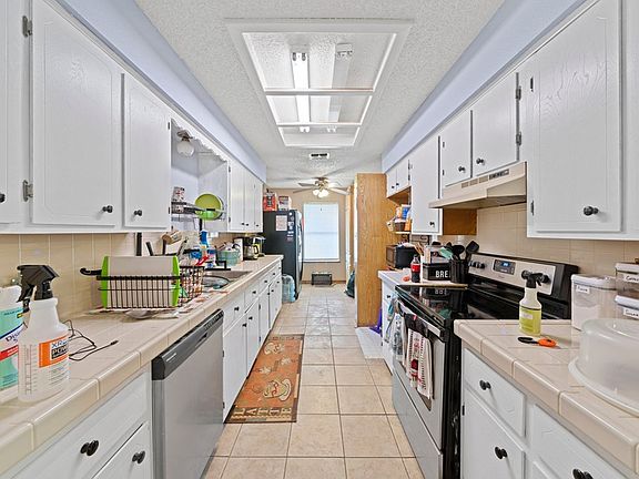 5th image of 118 Secluded Oaks Ln W