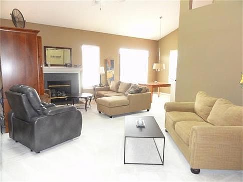 4th image of 182 Burwyck Park Dr