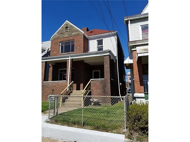 56 McKinnie Ave photo 1