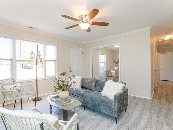 5th image of 527 Price St
