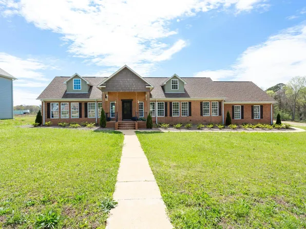 165 Wood Ln, Talladega, AL 35160