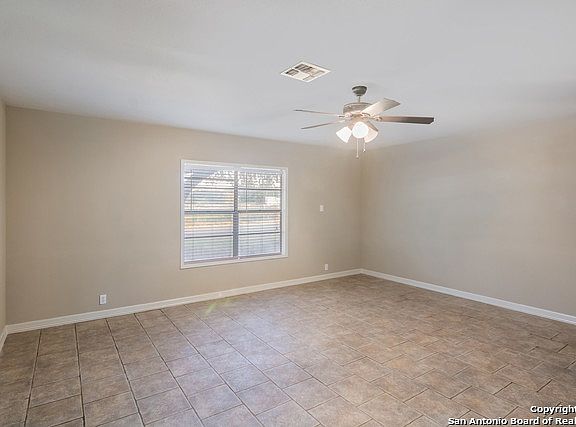 4th image of 1250 Encino Dr