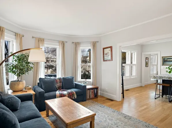 172 Fayerweather St #1, Cambridge, MA 02138
