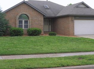 3436 W Tracy Ct, Springfield, MO 65807