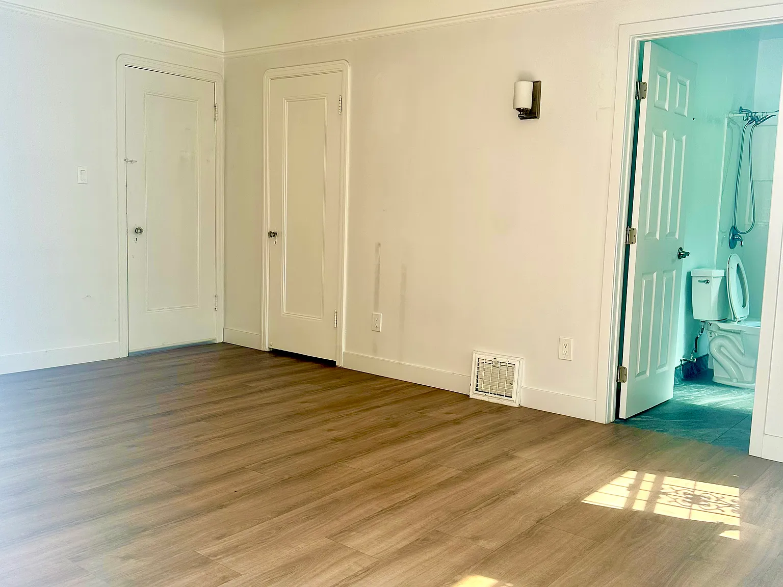 1514 S Chapel Ave — Photo 3