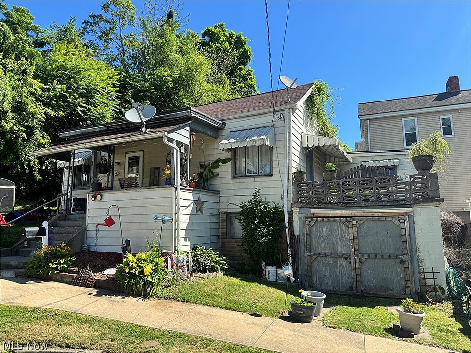 2nd image of 900 Park St