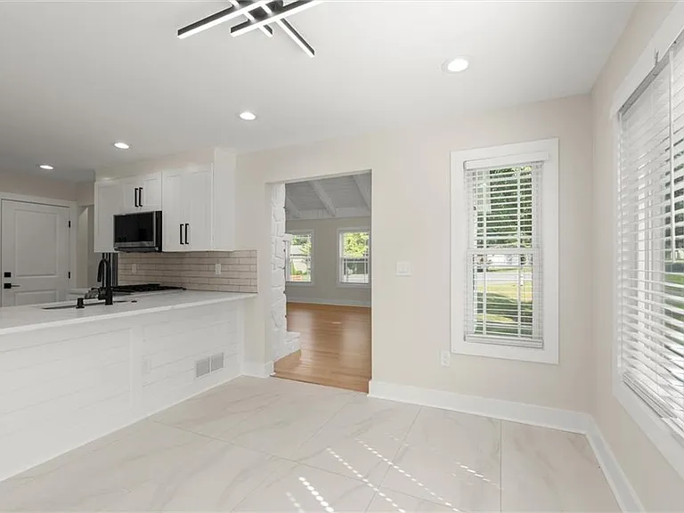 404 Way Bridge Ct NE — Photo 11