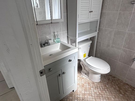 5th image of 221 Majorca Ave APT 205