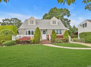820 Mayer Dr, Wantagh, NY 11793
