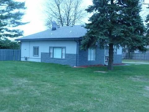 3rd image of 50680 Jefferson Ave