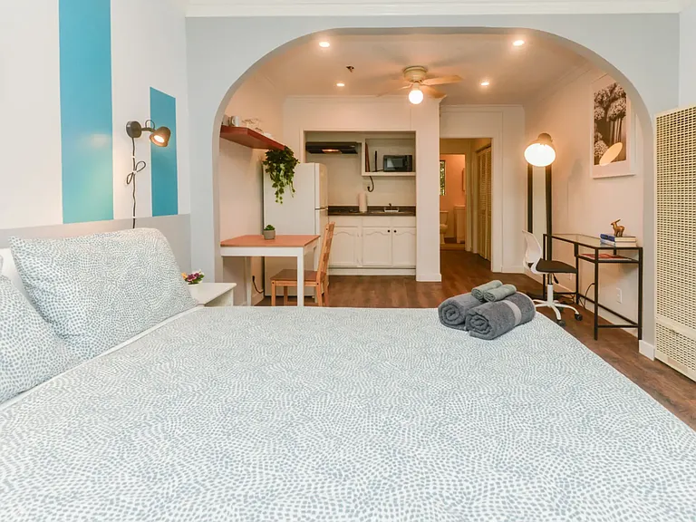 2042 S Corning St #C1 — Photo 1