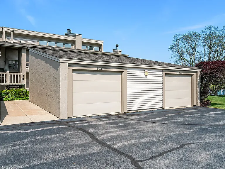 1034 Marina Bluff Dr — Photo 14