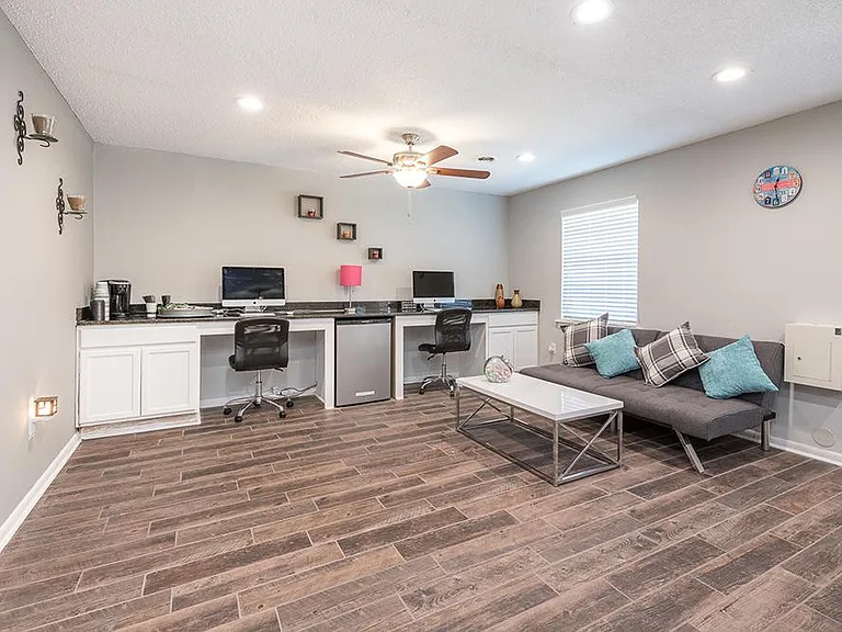 Carolina Breeze Apartments — Photo 32
