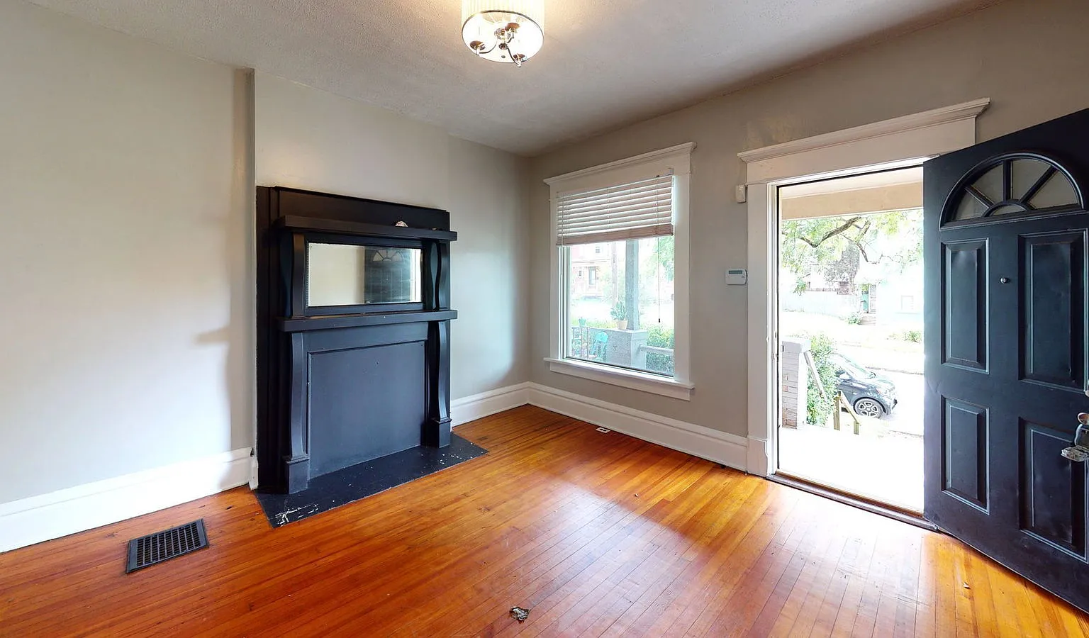 3 bed, 2.0 bath, $1,745 — Photo 4