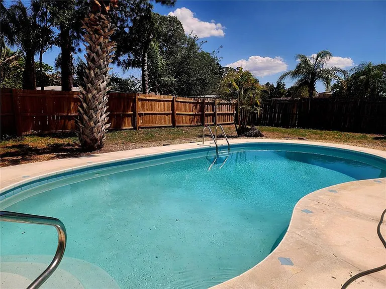 2494 Del Rio Way — Photo 6
