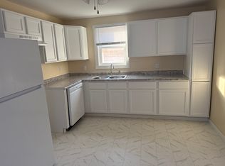 712 S 9th St, Burlington, IA 52601