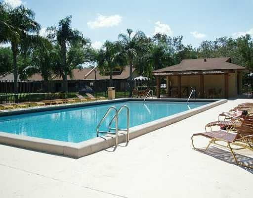 3rd image of 1550 NW 98th Ter