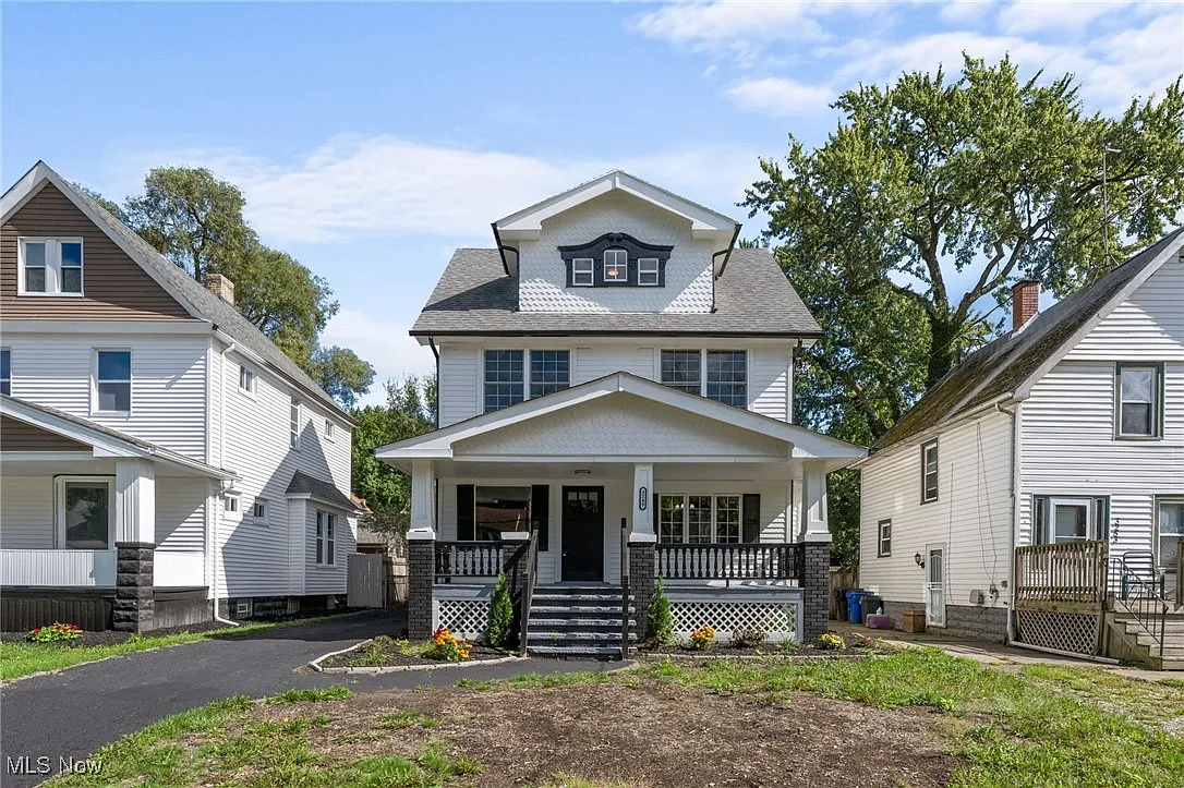 3249 W 100th St photo 1