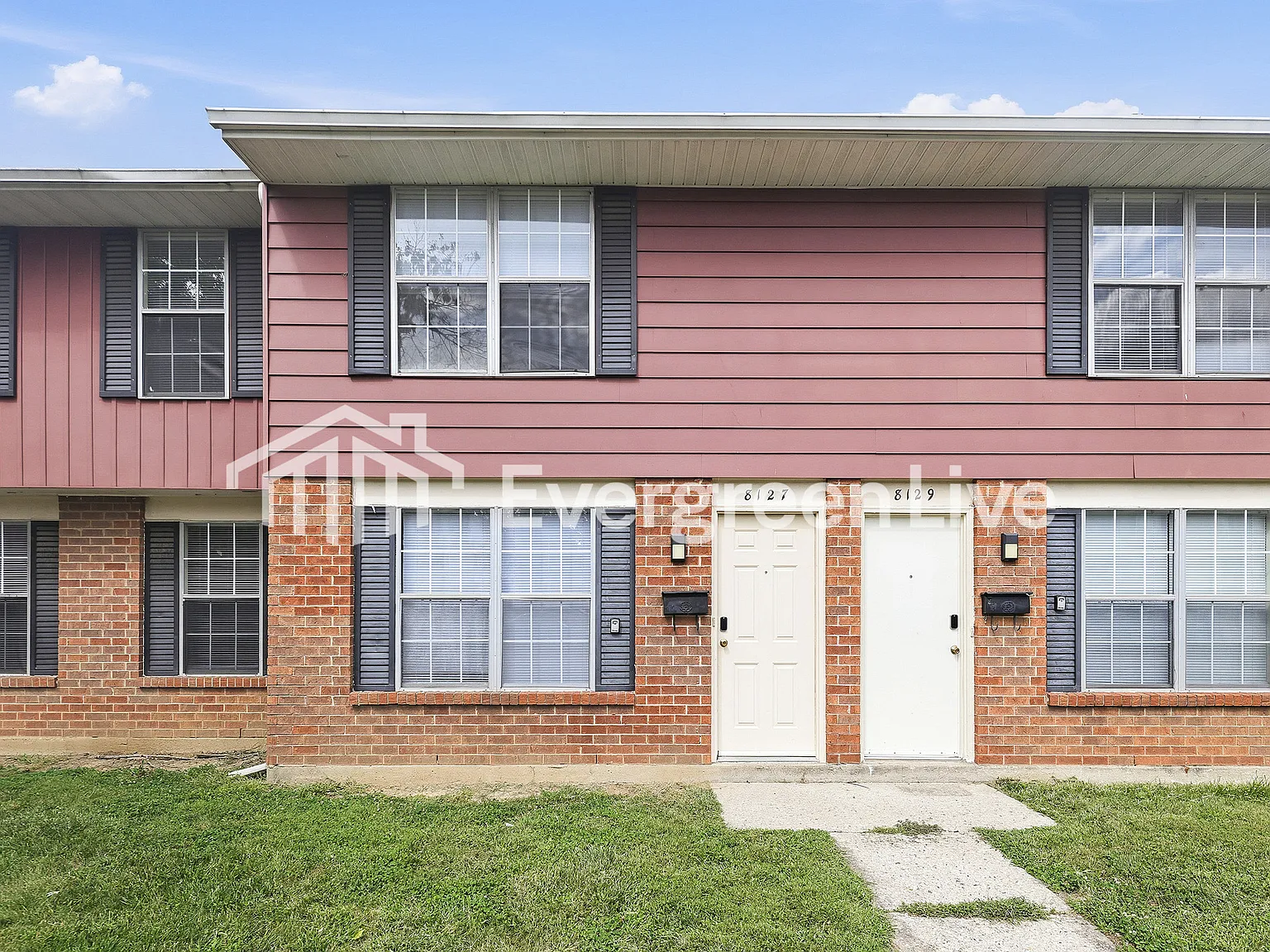 2 bed, 1.5 bath, 1094 sqft, $995 — Photo 1