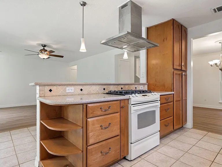 11811 Carshalton Dr — Photo 10