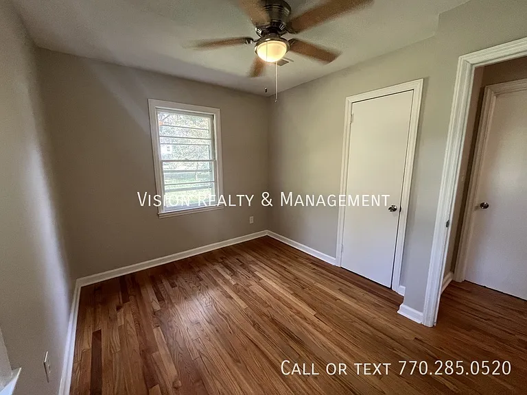 1148 Center St SW — Photo 27