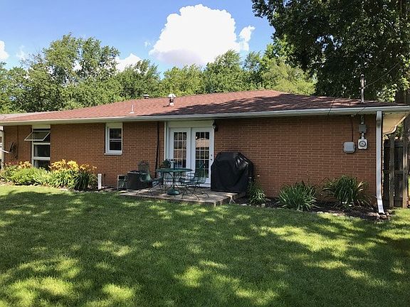 2nd image of 2601 W Wellington Dr
