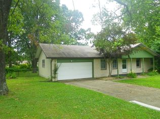 2811 Laurie Dr, West Plains, MO 65775