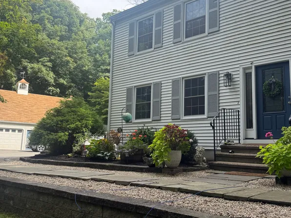 450 Chestnut Tree Hill Rd #450, Southbury, CT 06488