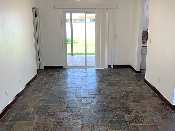 4th image of 58 Blakeport Ln