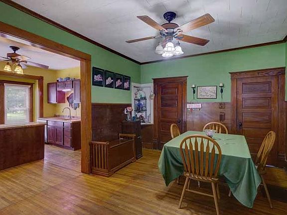 5th image of 409 Elm St