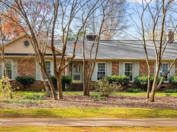 3011 Round Hill Rd, Greensboro, NC 27408