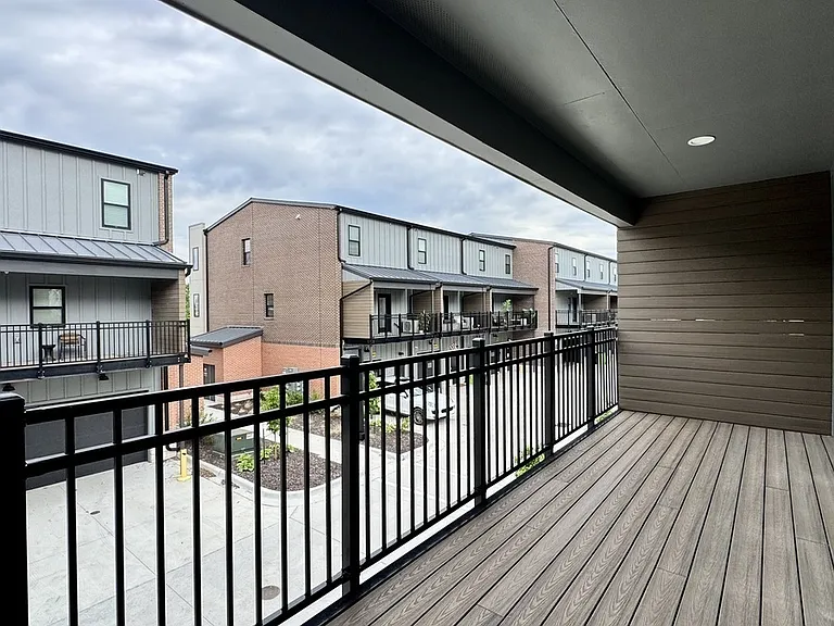 2913 N Oak Trafficway #2935 — Photo 15