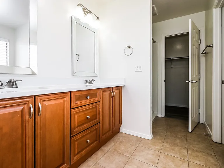 927 E Glenmere Dr — Photo 11