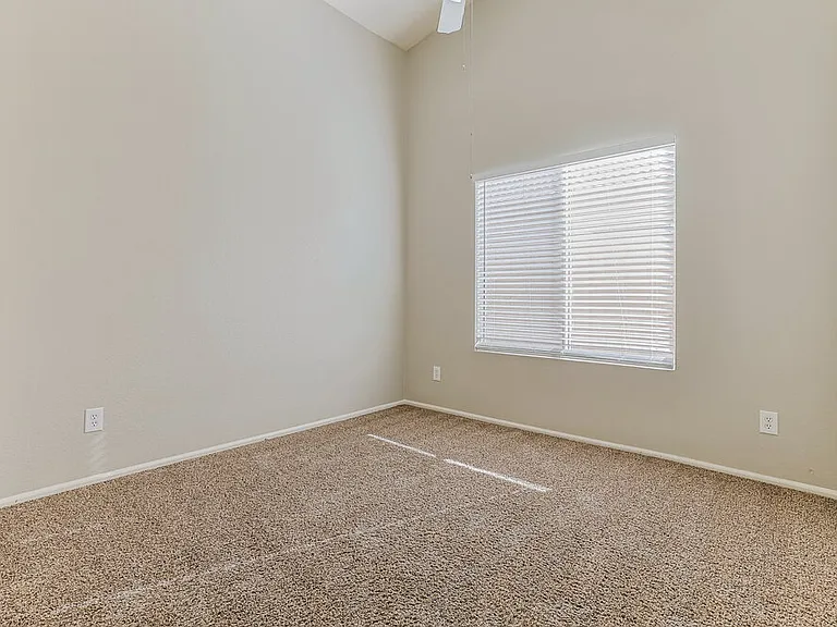 2625 S 156th Ave — Photo 14