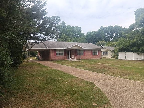 3rd image of 1605 Woodley Rd