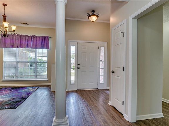 4th image of 1601 Cedar Hill Drive