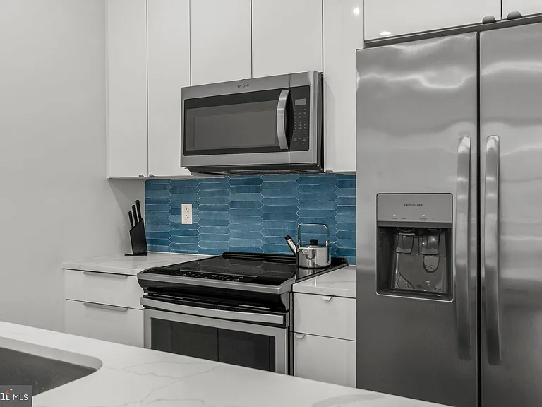 416 W Girard Ave #2 — Photo 9