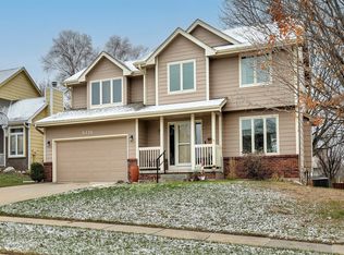 9326 Hickory Dr, Urbandale, IA 50322