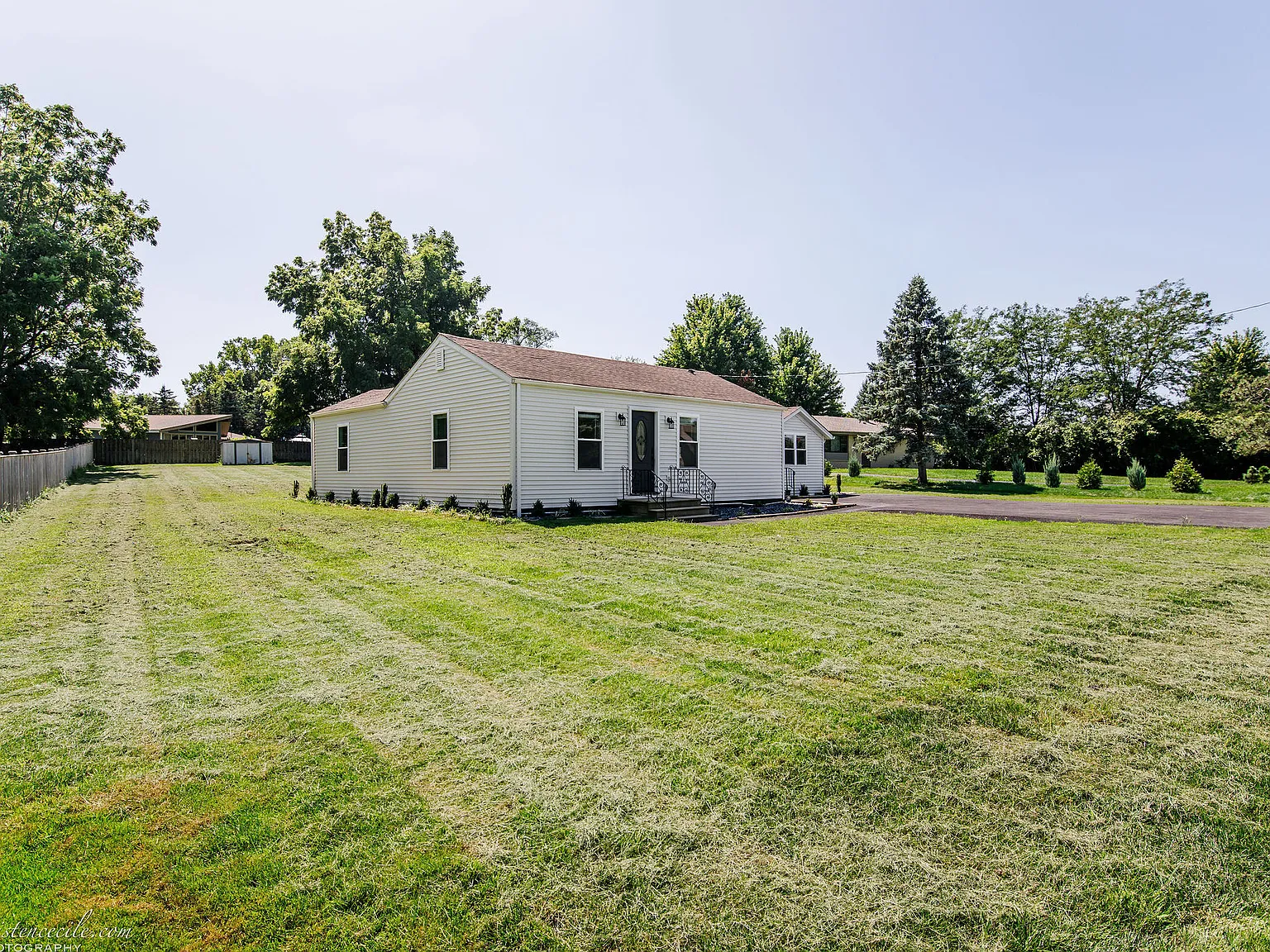 3 bed, 1300 sqft, $3,300 — Photo 3