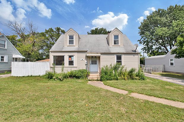 1st image of 256 Dewey Ave