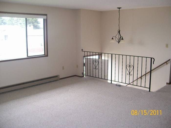 2nd image of 1014 N Best Rd
