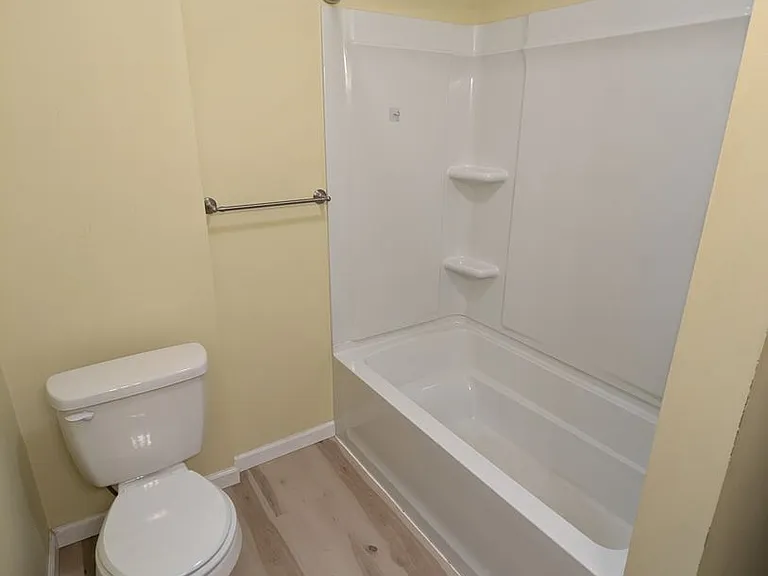 344 Connor St — Photo 12