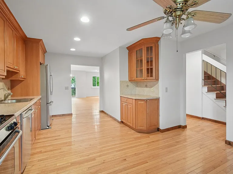 38 Park St #25H — Photo 6