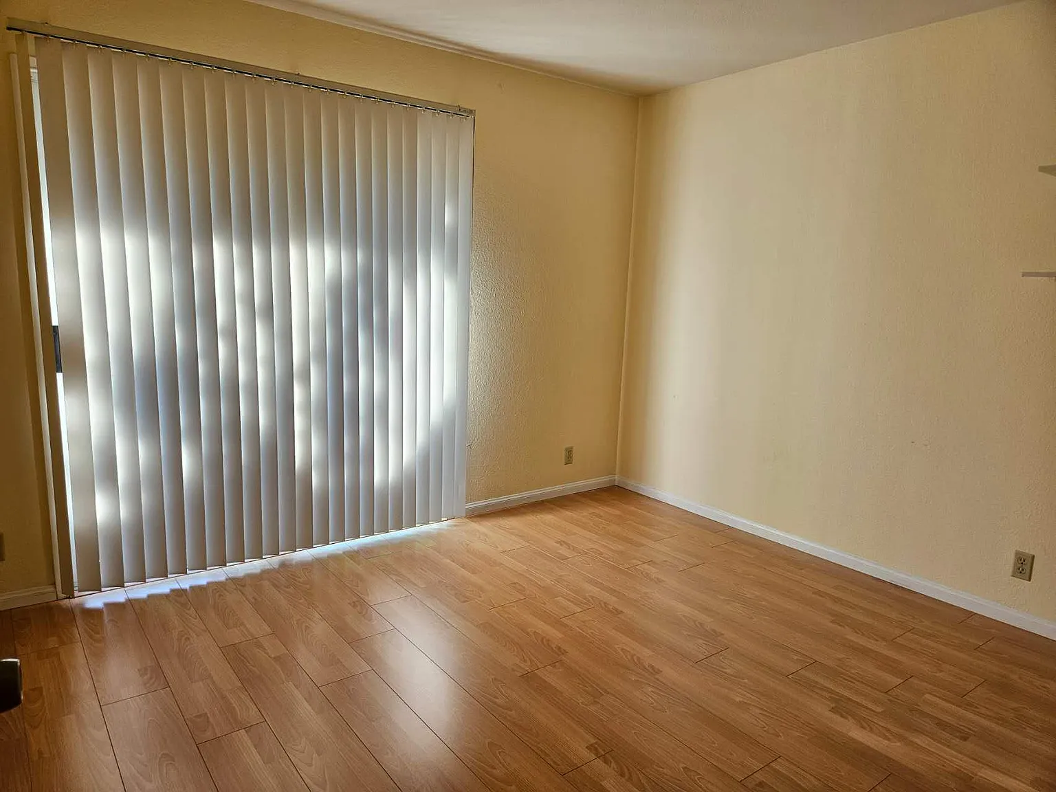 2 bed, 976 sqft, $3,000 — Photo 4
