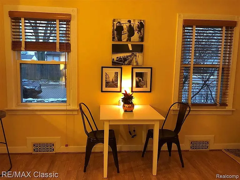 2904 Wolcott St — Photo 10