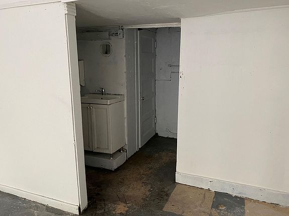5th image of 1339 Polk St