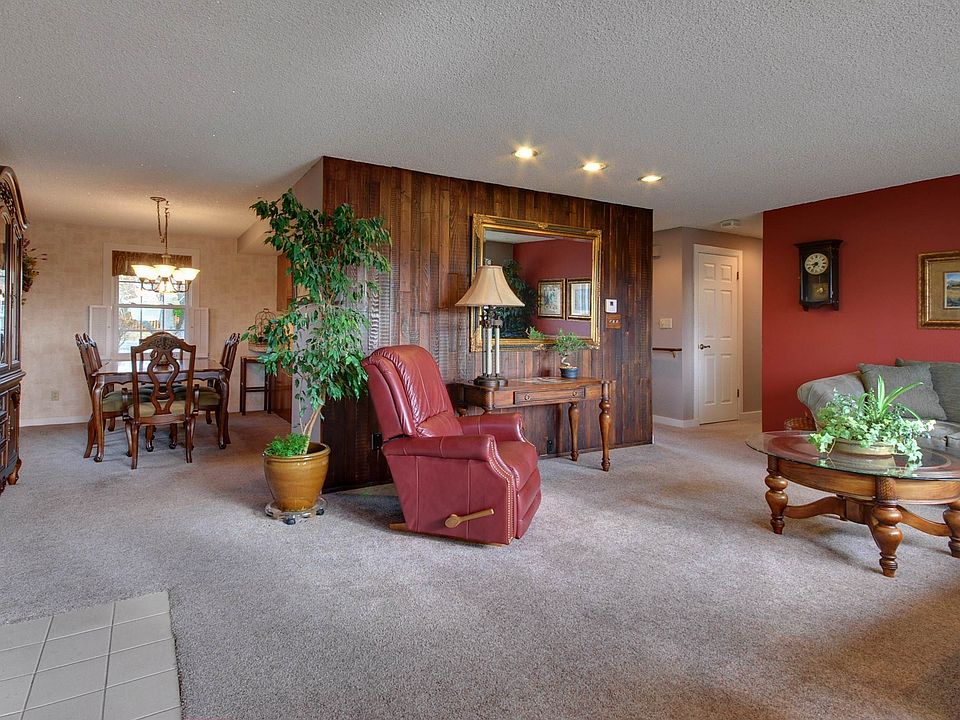 1st image of 923 Diane Ave